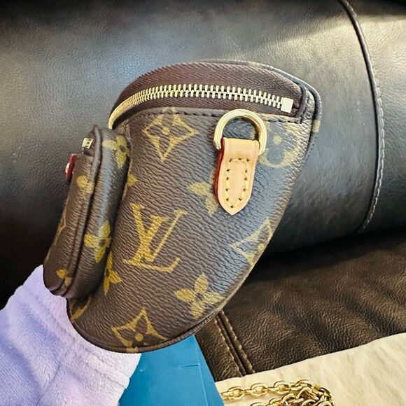 Louis Vuitton Mini Bumbag - Picture 9 of 16